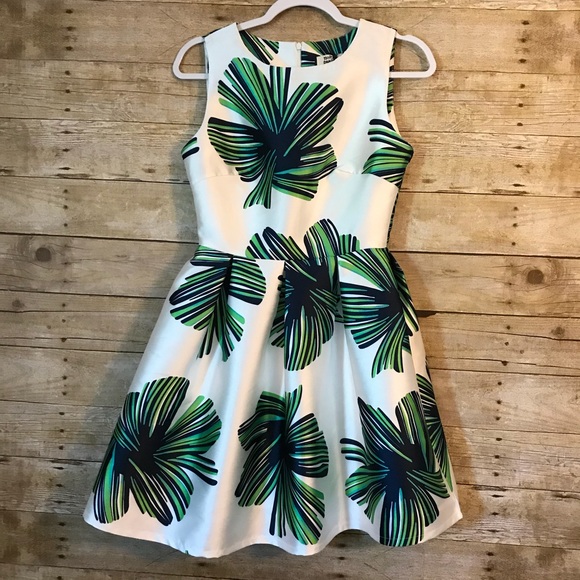 Molly Bracken Dresses & Skirts - NWT Molly Bracken Palm Tree Mini Dress. Size XS